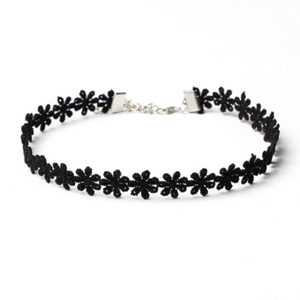 BoGo Black daisy choker